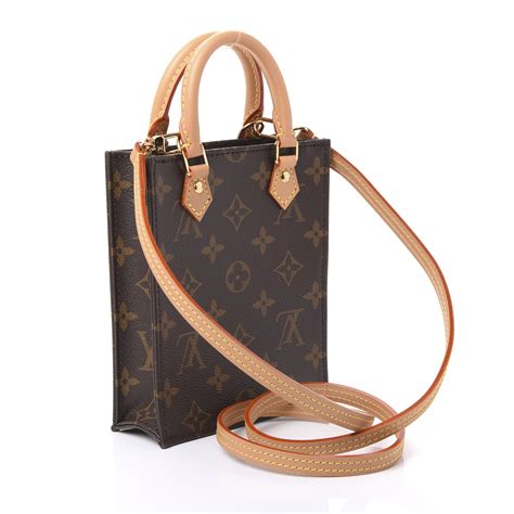 LOUIS VUITTON Monogram Petit Sac Plat .